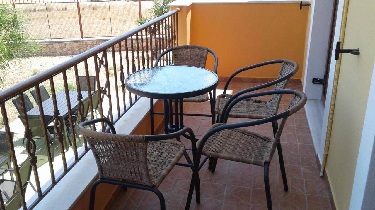 Savvas Apartments Плитра Экстерьер фото